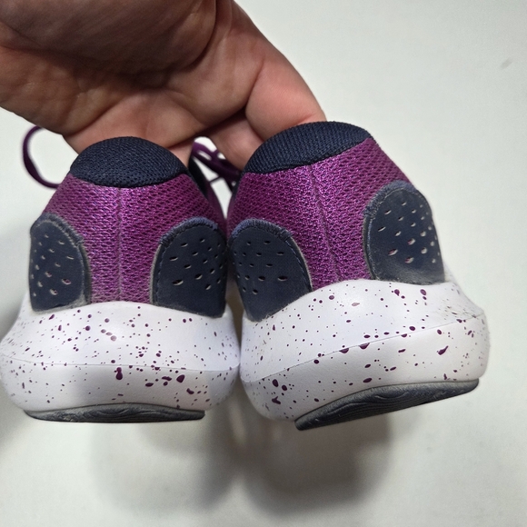 Under Armour running shoes - Picture 2 of 7